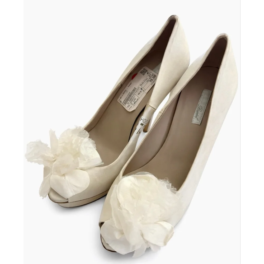New Le Silla (Italian) Ivory Bridal Peep Toe Platform Heels Size 9.5/39.5
